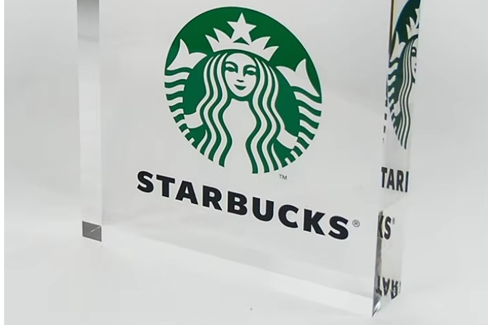 Acrylic Customization 03