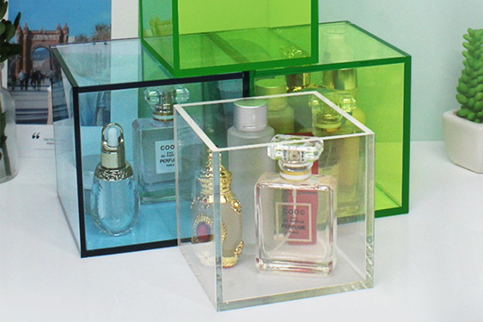 Custom Acrylic Box 02