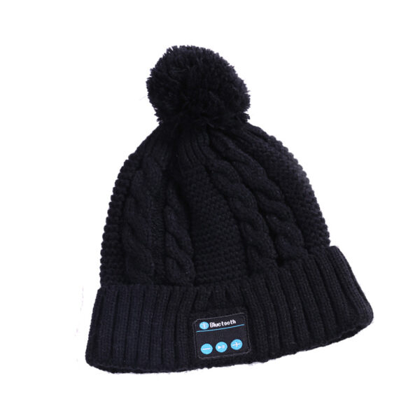 handsfree Bluetooth knitted pom hat for smartphone